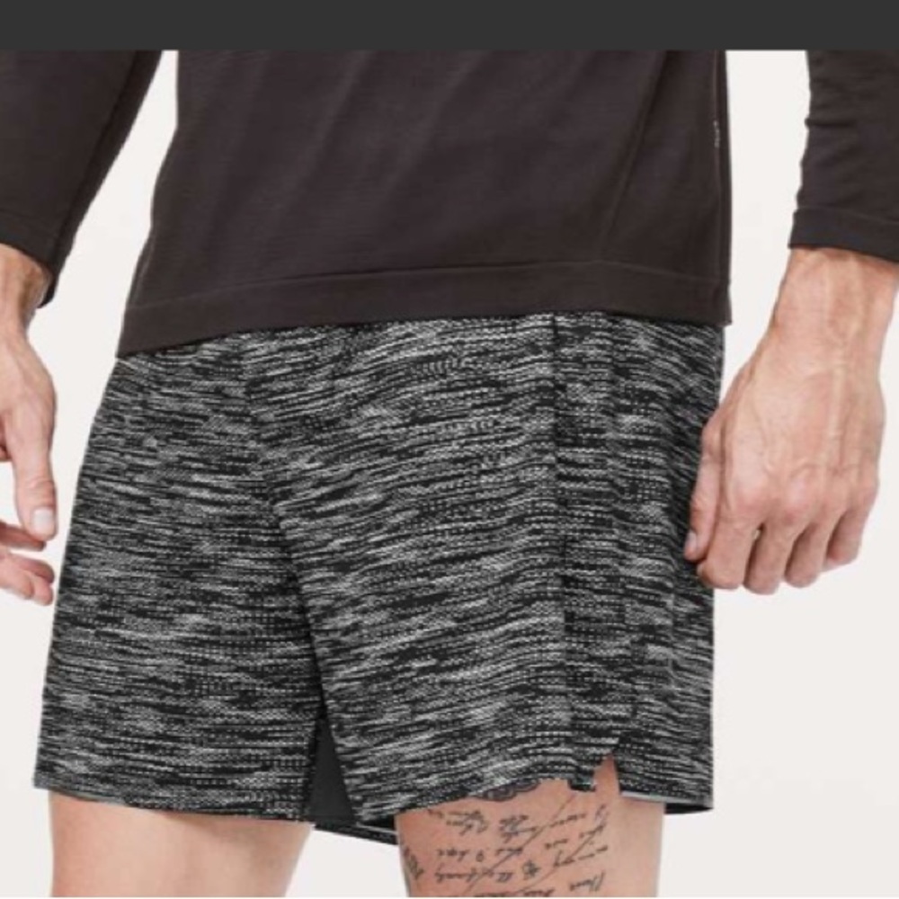 Lululemon surge short 6” updated All Court Texture White Black size L #M7AB2S